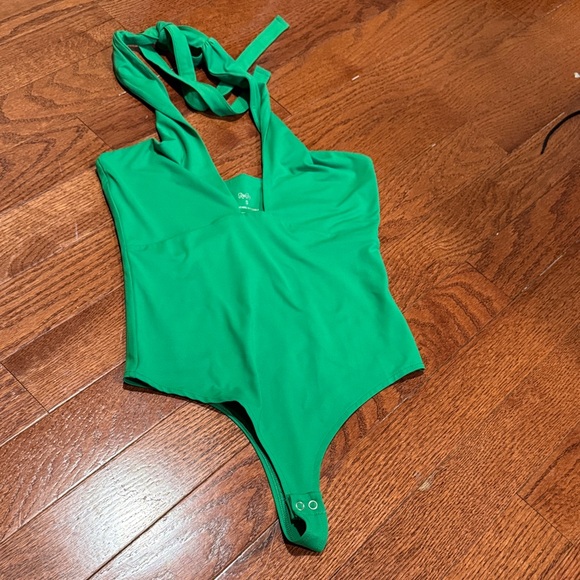 ReoRia Tops - Green stretchy bodysuit